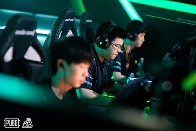 在父亲西蒙 在父亲西蒙