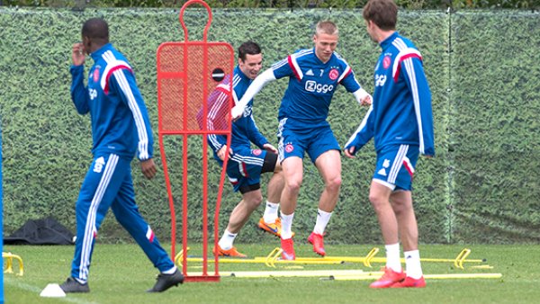 被B团连续 被B团连续